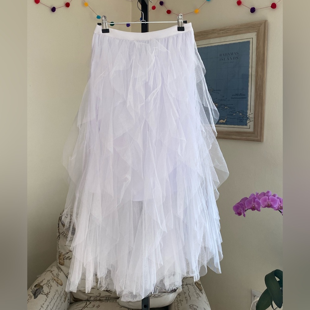 Elegant White Layered Tulle Skirt